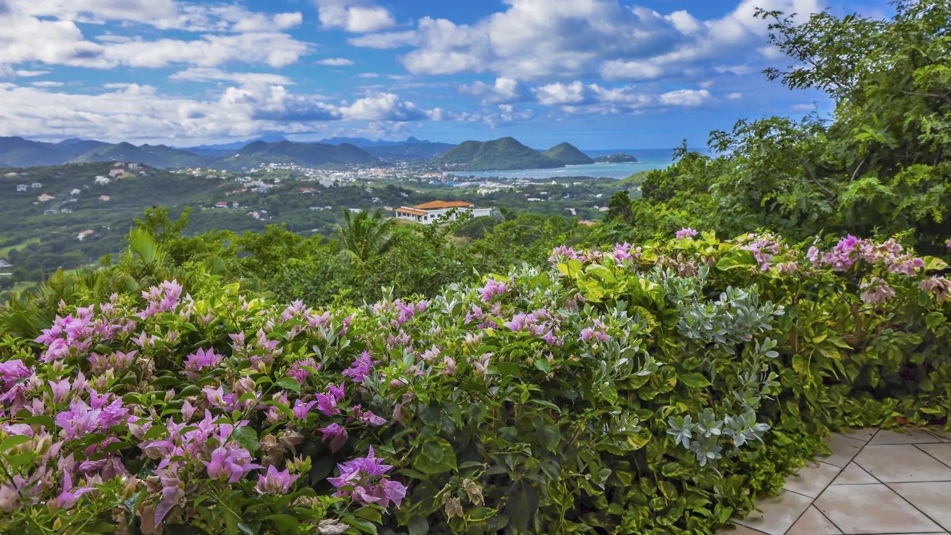 Zephyr Hill - 4 Bedroom Villa With Awe Inspiring Views Villa Cap Estate