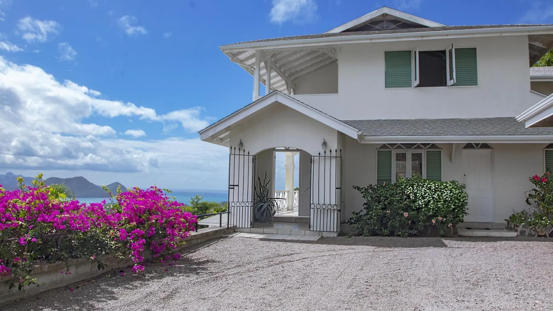 Cap Estate Zephyr Hill - 4 Bedroom Villa With Awe Inspiring Views Villa  Cap Estate